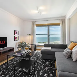 https://whome-panoramic-living-w-elevator-ac-garage-perfect-for.hotels-lisbon-portugal.com
